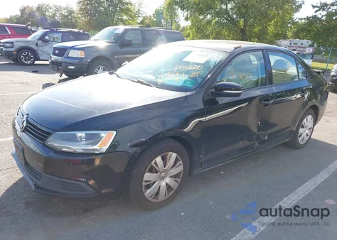 2014 Volkswagen Jetta 1.8T Se z USA, uszkodzony, nr VIN 3VWD17AJ2EM417586